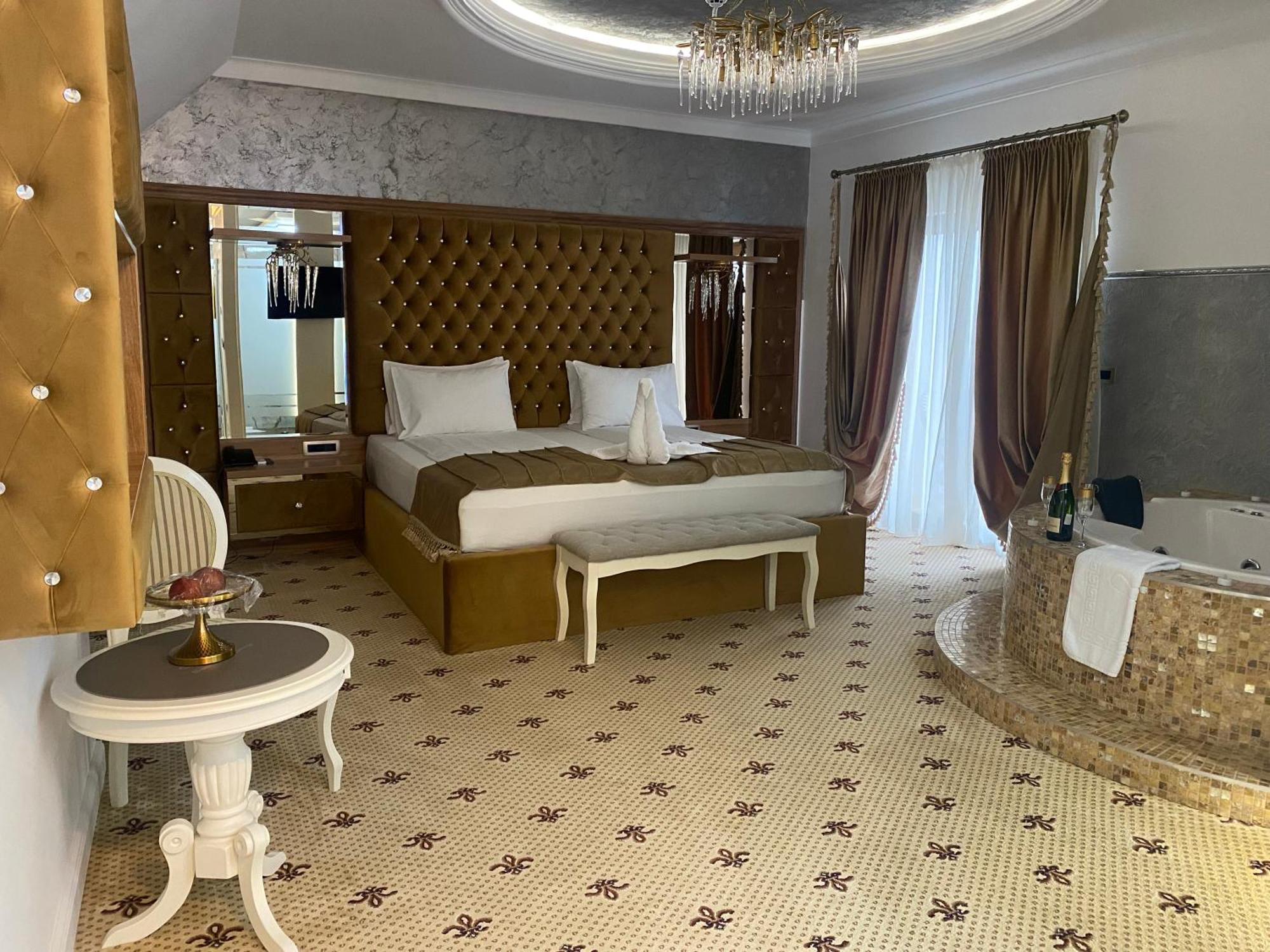Vila Imperial One Luxury Boutique Hotel Fagaras Exterior photo